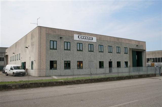 Esterno2